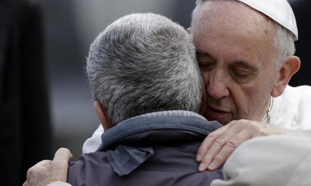 “Tendi la tua mano al povero”: IV giornata mondiale dei poveri. La lettera di mons. Adriano Cevolotto