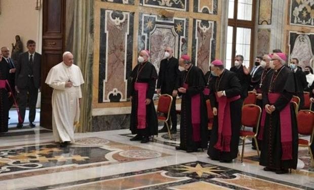 Papa Francesco: la Chiesa italiana avvii il suo cammino sinodale