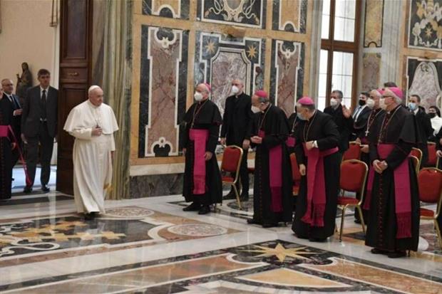 Papa Francesco: la Chiesa italiana avvii il suo cammino sinodale
